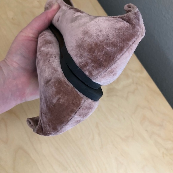BANANA REPUBLIC Velvet Pointed Toe Ballet Flats - Picture 15 of 15